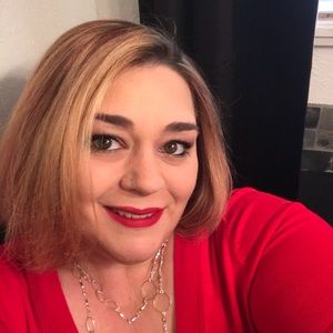 Meet your Posher, Leslie